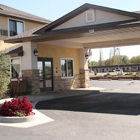 Super 8 By Wyndham Montrose Exterior foto