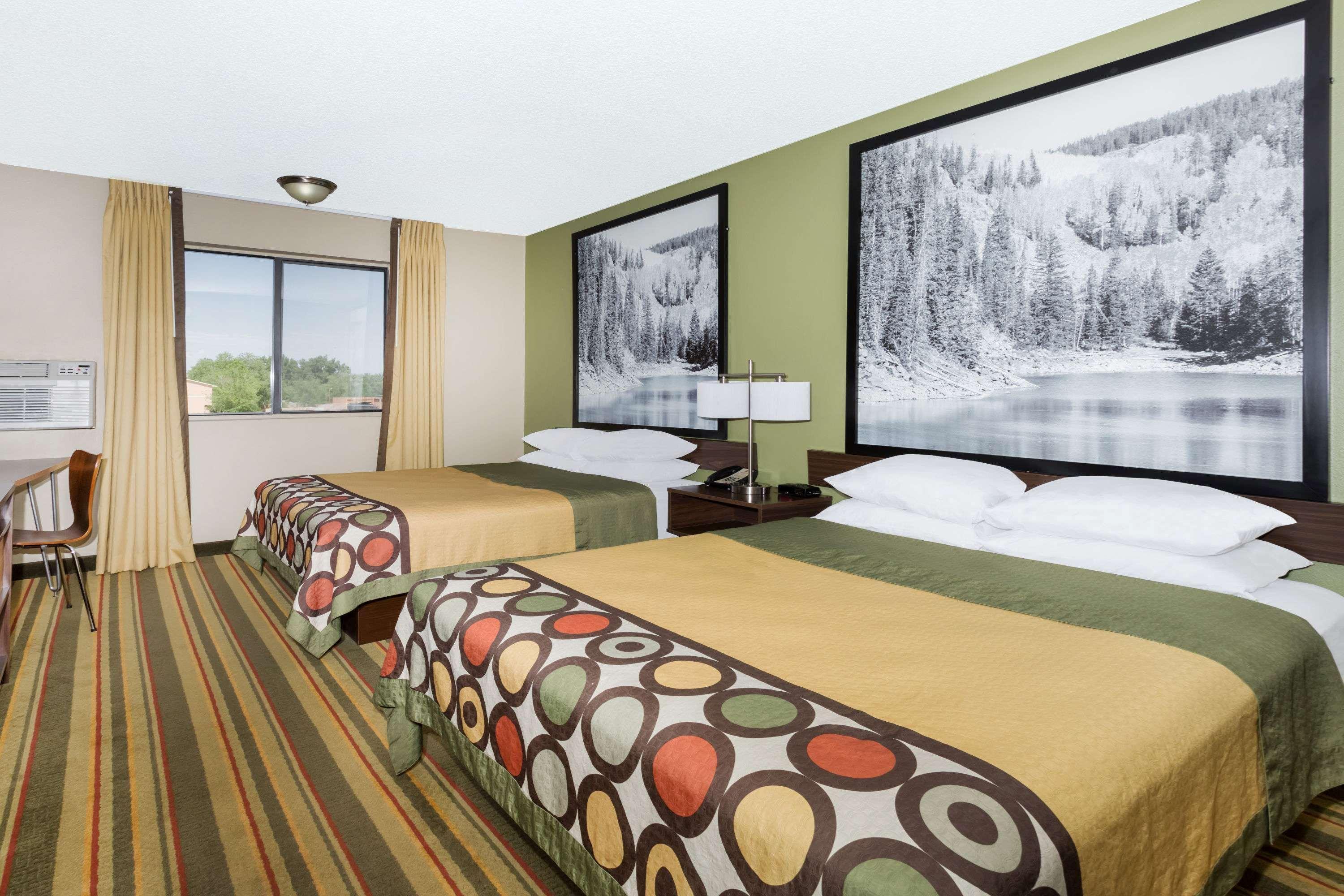 Super 8 By Wyndham Montrose Exterior foto