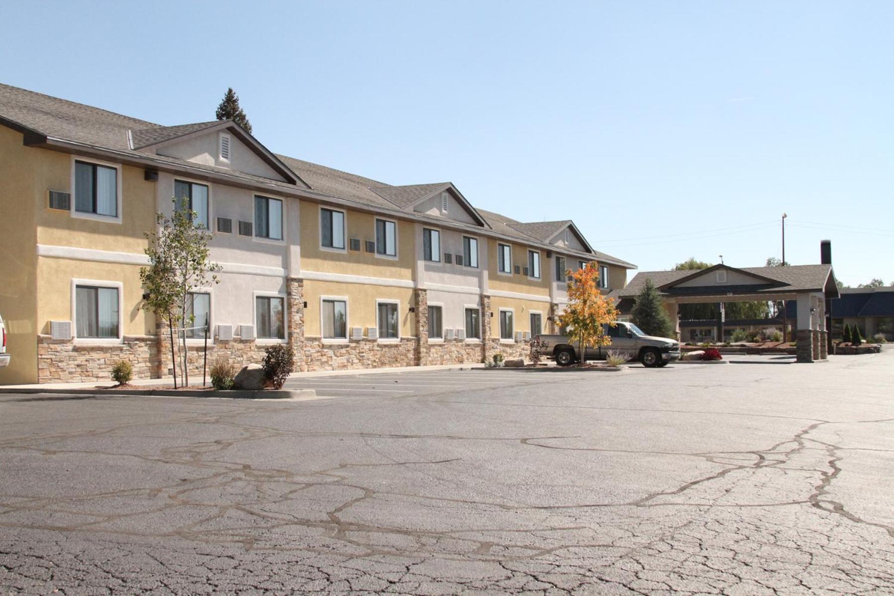 Super 8 By Wyndham Montrose Exterior foto