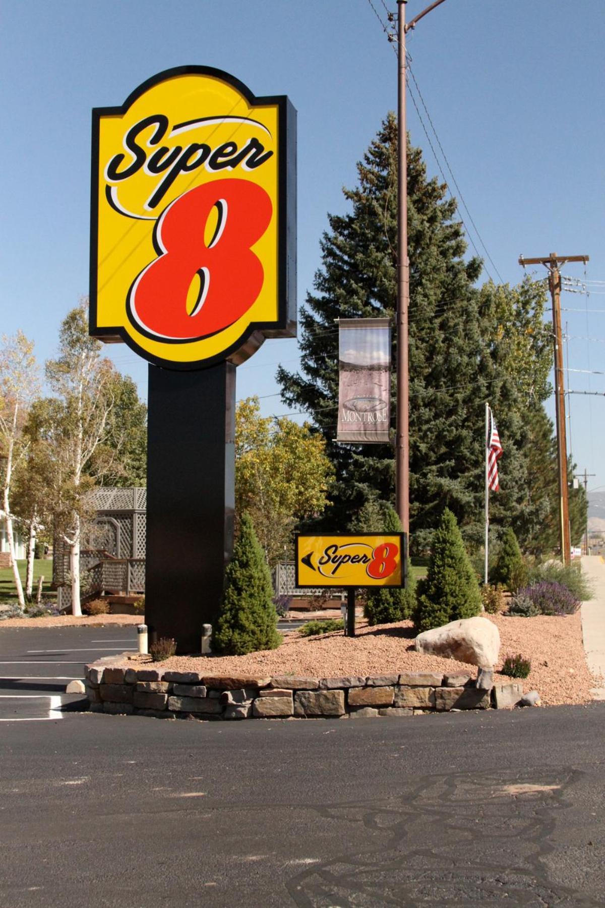 Super 8 By Wyndham Montrose Exterior foto